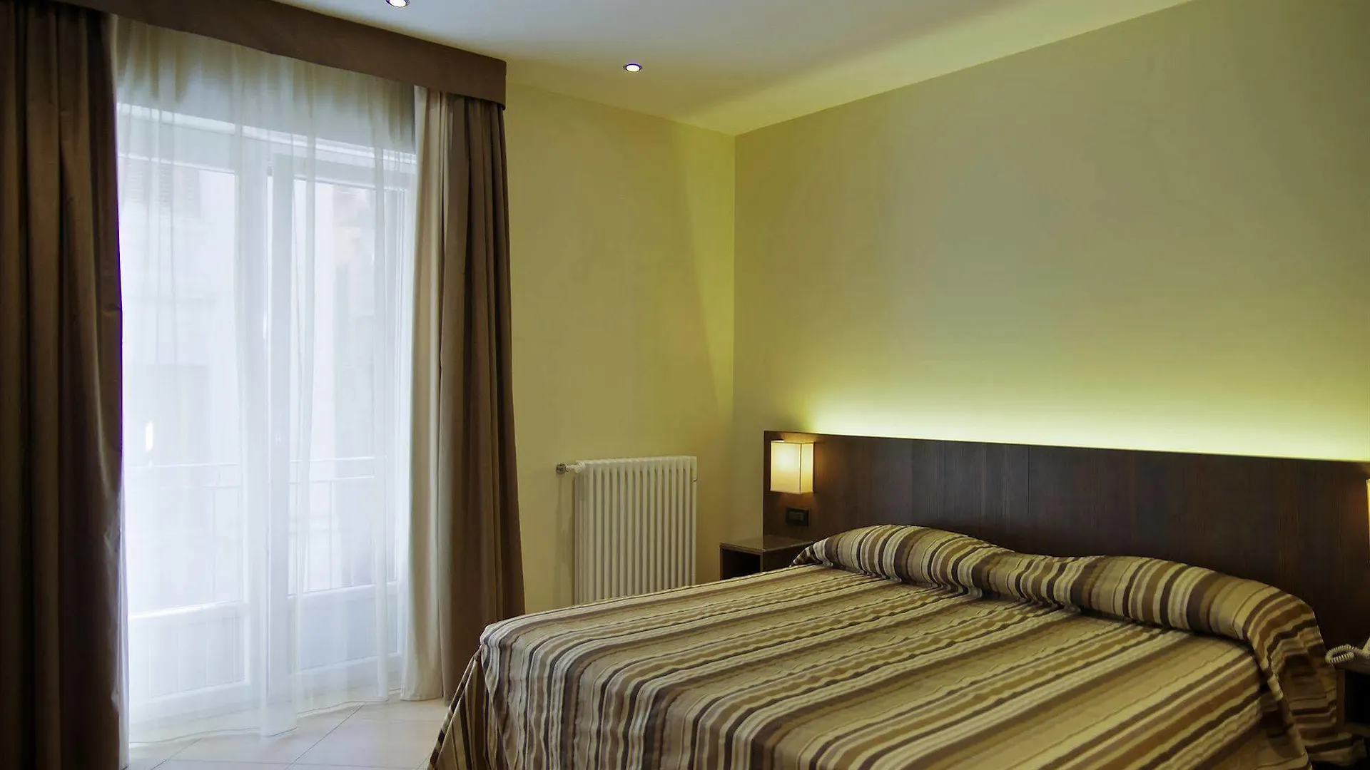 Bb 10 Serpotta - Palazzo Riolo & Restaurant Palermo 3*,